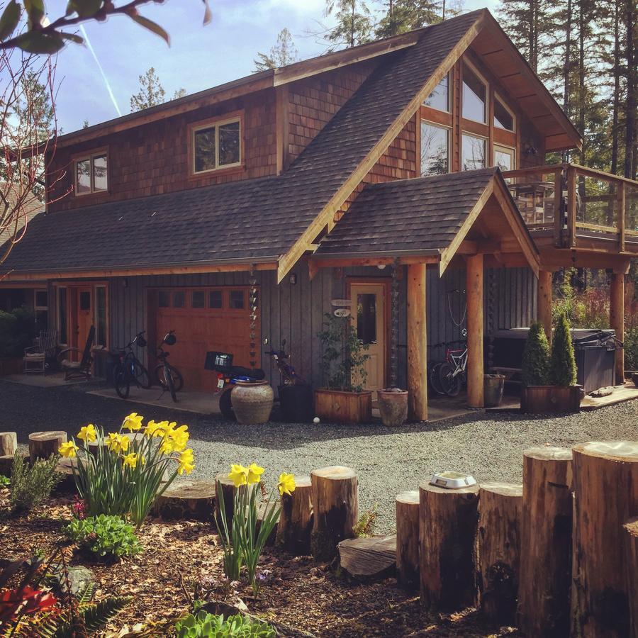 Black Bear Guesthouse Tofino Extérieur photo